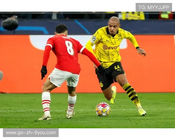 多特马伦单骑突破后冷静抽射：足球场上的艺术与激情